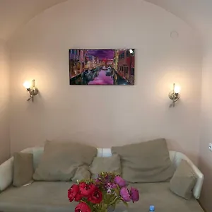 house-tbilisi.alltbilisihotels.com/